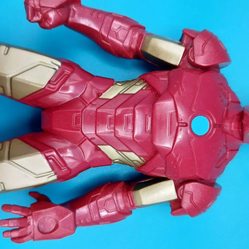 Hasbro Marvel Iron Man Action Figure 2019 Red Gold Blue 8.5